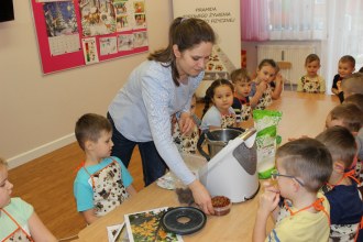 Warsztaty kulinarno-sensoryczne 'Dzieciaki Zdrowo Smakują'