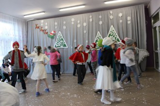 Przedstawienie zimowe i spotkanie ze św.  Mikołajem