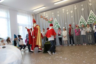 Przedstawienie zimowe i spotkanie ze św.  Mikołajem