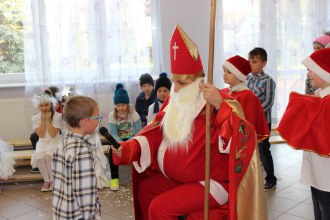 Przedstawienie zimowe i spotkanie ze św.  Mikołajem