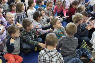 Przedstawienie zimowe i spotkanie ze św.  Mikołajem